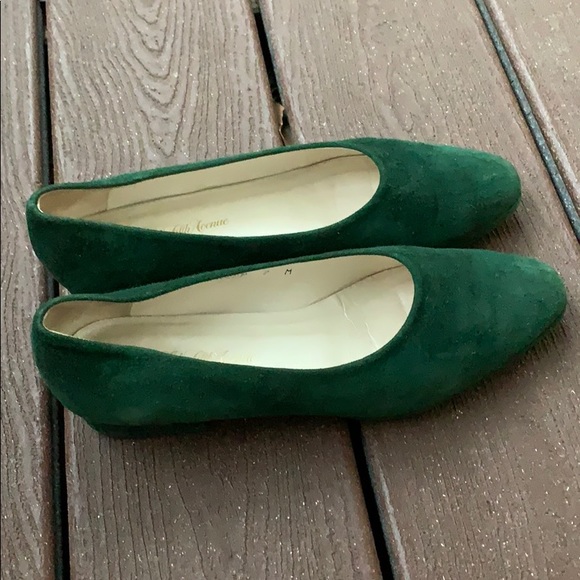 SAKS FIFTH AVENUE emerald green suede flats 7 - Picture 9 of 13